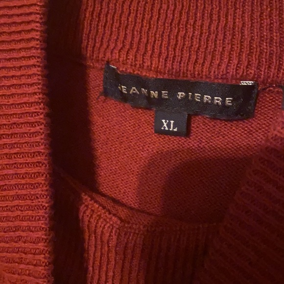 Burgundy tunic sweater with pockets - Picture 3 of 4